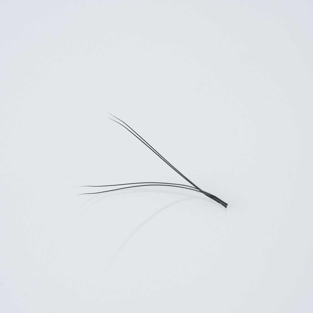 YY Shape Clover Eyelash Extensions - Image 2